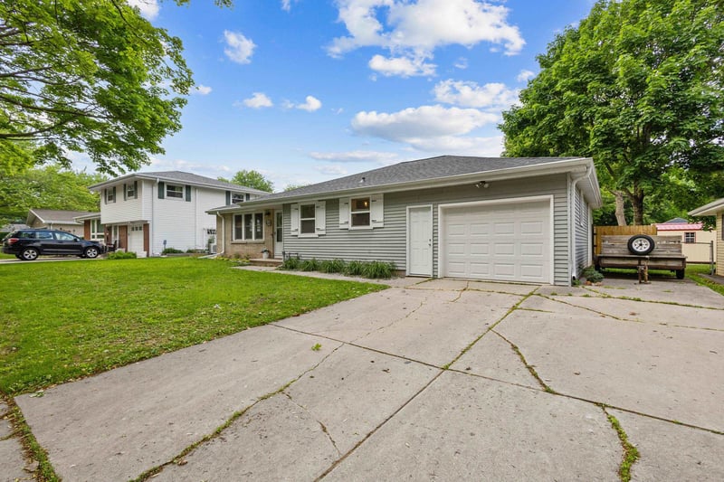 1368 Liberty St, Green Bay, WI 54304