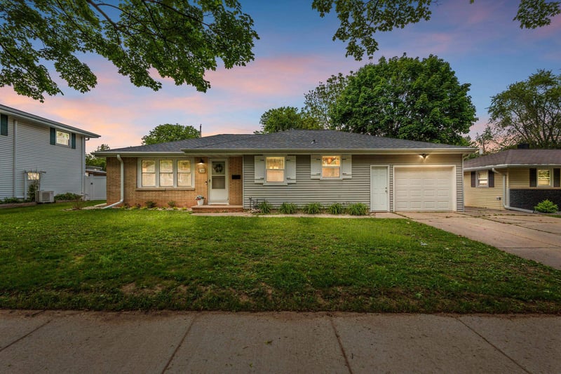 1368 Liberty St, Green Bay, WI 54304