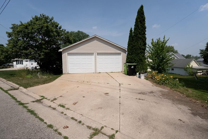 309 Clay St, Chilton, WI 53014