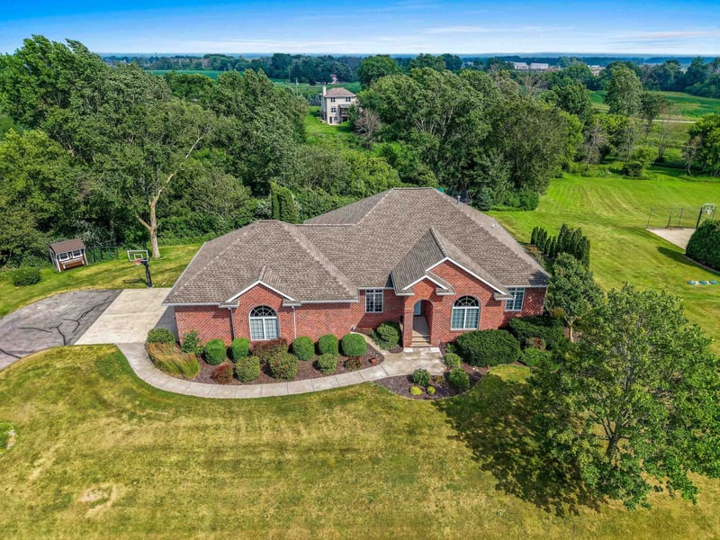 2864 Woodhaven Cir, De Pere, WI 54115