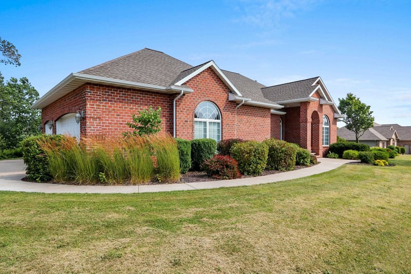 2864 Woodhaven Cir, De Pere, WI 54115
