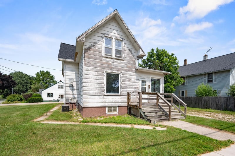 723 Fremont St, Algoma, WI 54201