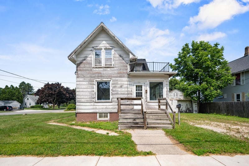 723 Fremont St, Algoma, WI 54201