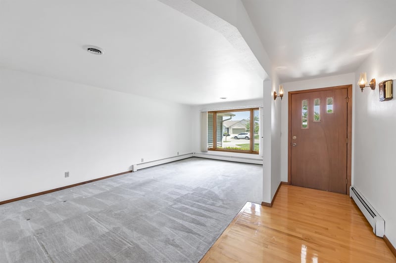 1155 Pinecrest Rd, Green Bay, WI 54313