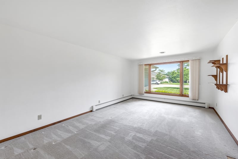 1155 Pinecrest Rd, Green Bay, WI 54313