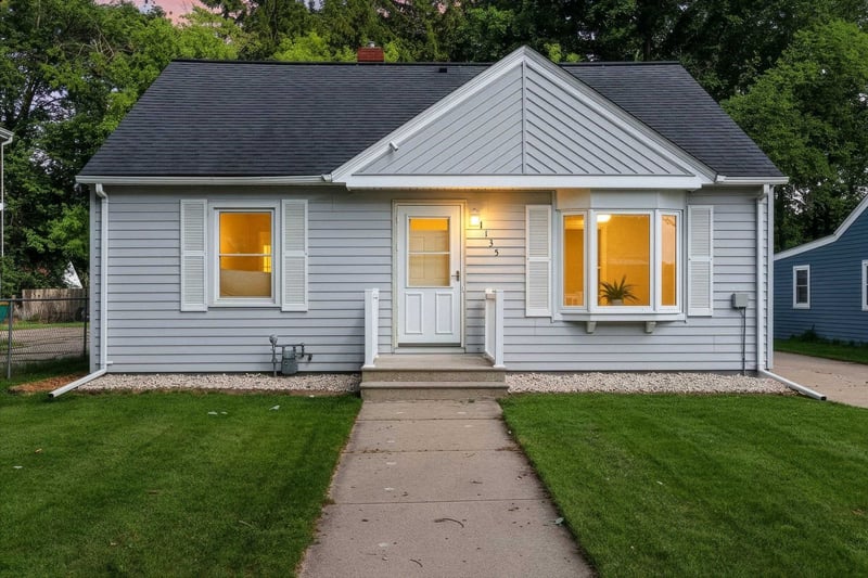 1135 Wirtz Ave, Green Bay, WI 54305