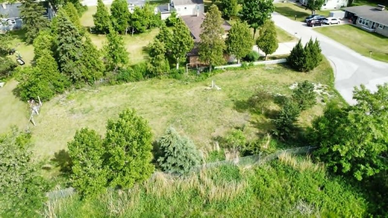 2040 Lone Grove Ave, Howard, WI 54303