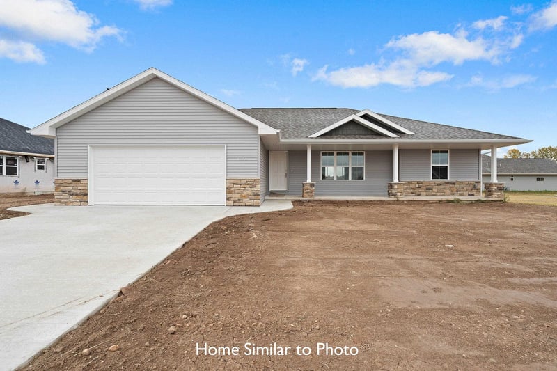 1274 Putnam Dr, Pulaski, WI 54162