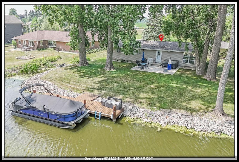 6752 Lee Harbor Ln, Oshkosh, WI 54902-9106