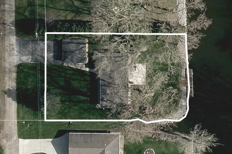 6752 Lee Harbor Ln, Oshkosh, WI 54902-9106