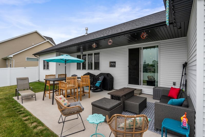 W5638 Hoelzel Way, Appleton, WI 54915