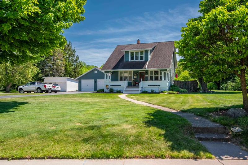 413 Highridge Ave, Denmark, WI 54208