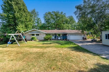 313 W Highland Dr, Oconto Falls, WI 54101