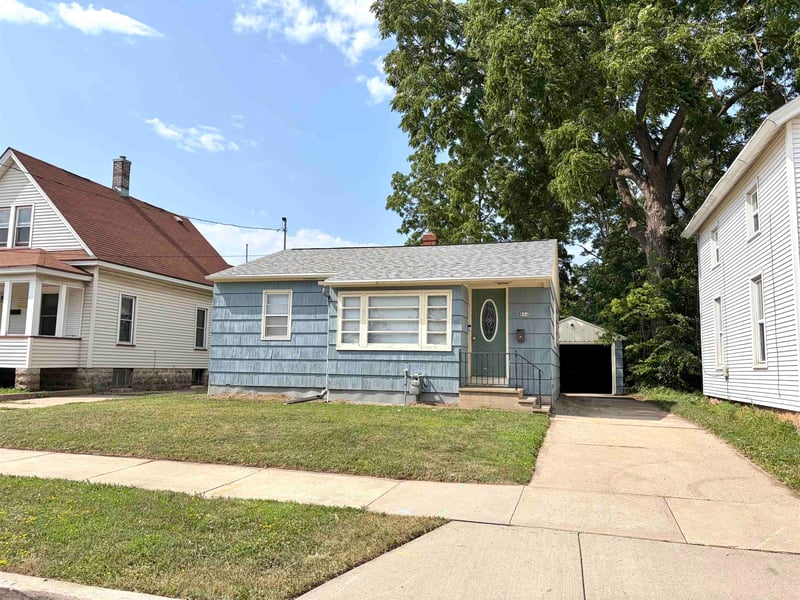 804 John Ave, Oshkosh, WI 54901-3610