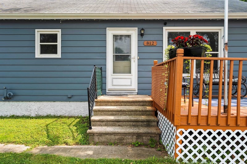 812 9th St, Green Bay, WI 54304-3552