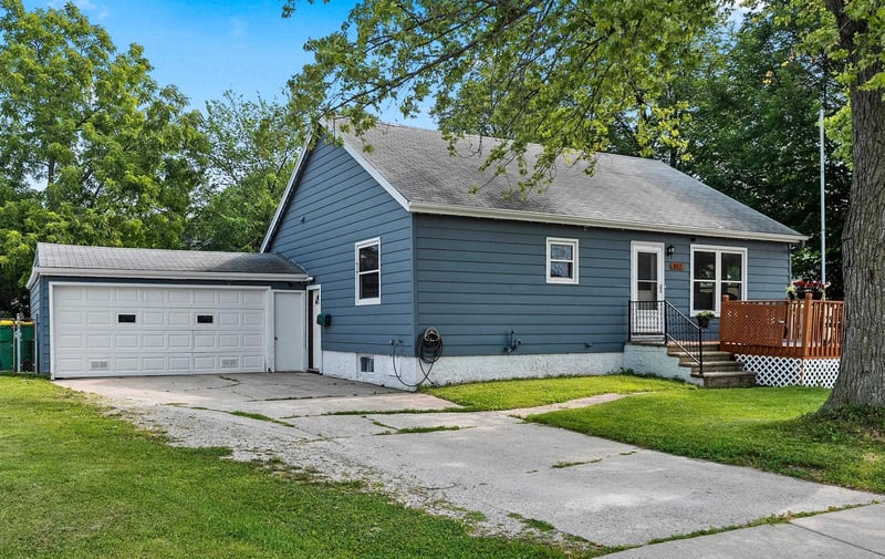 812 9th St, Green Bay, WI 54304-3552
