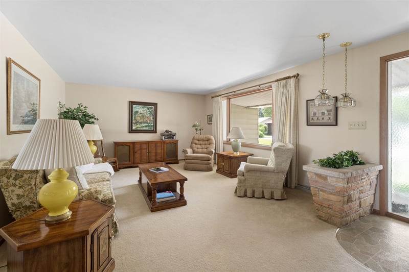 1300 Bay Ridge Rd, Appleton, WI 54915