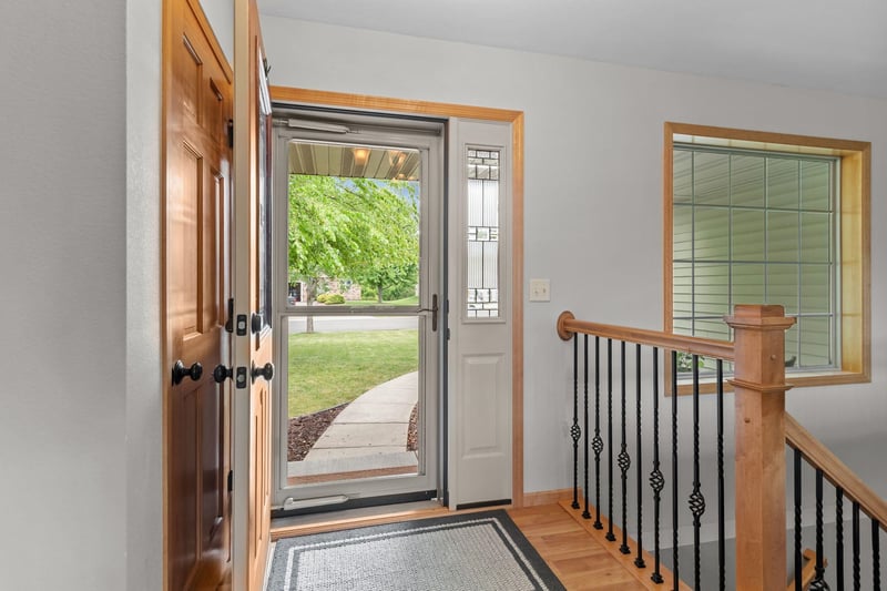 N1779 Swanee Cir, Greenville, WI 54942-8802