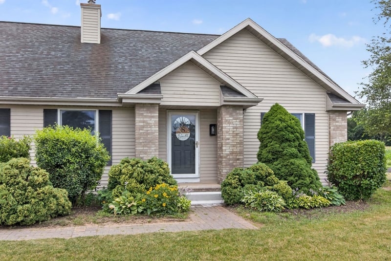 7265 County Rd D, Omro, WI 54963