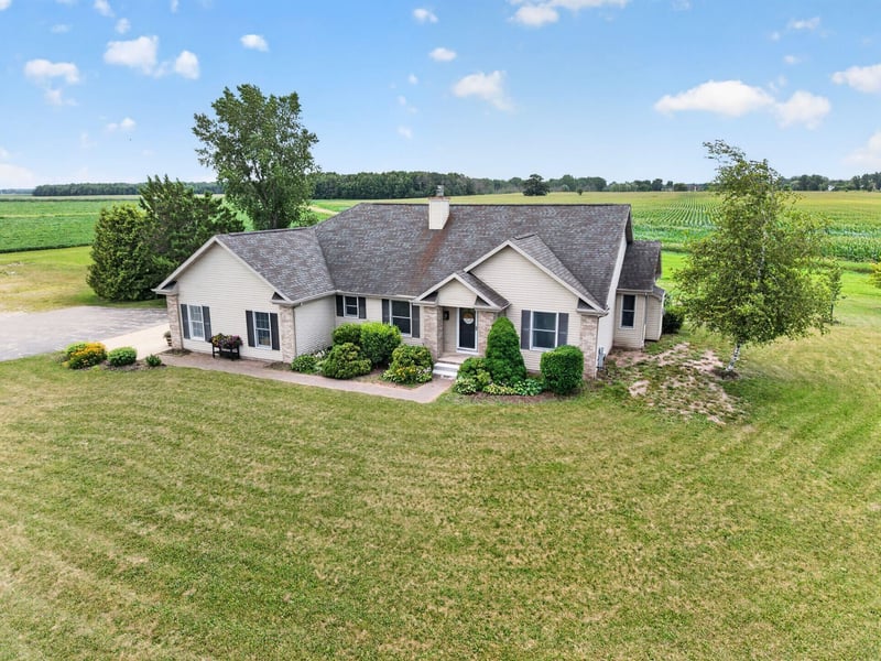 7265 County Rd D, Omro, WI 54963
