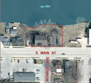 251 E Main St #303, Omro, WI 54963-1400