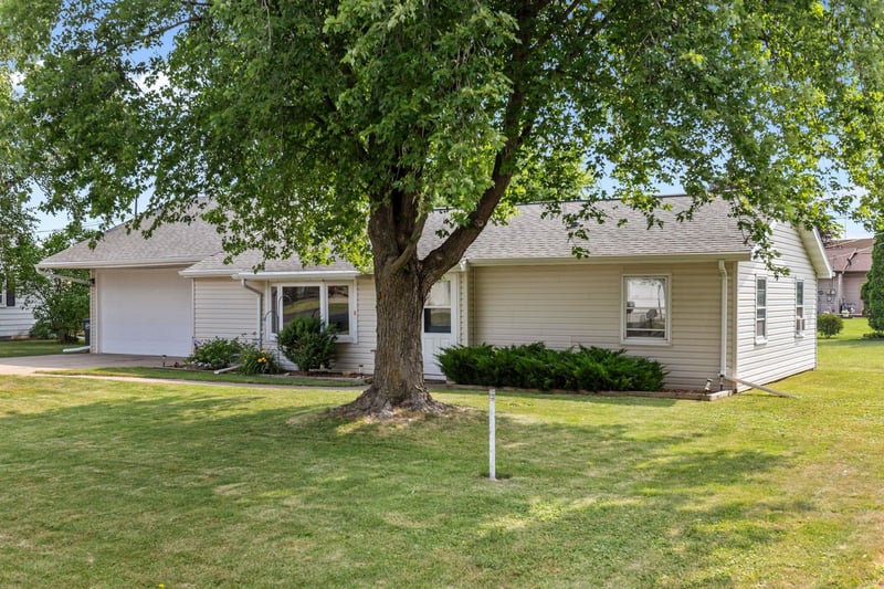 1439 Lilly St, Menasha, WI 54952