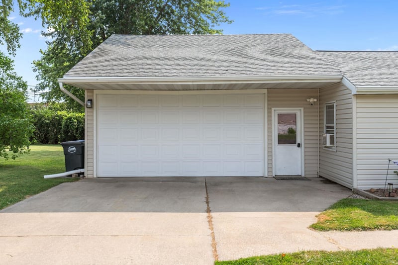 1439 Lilly St, Menasha, WI 54952