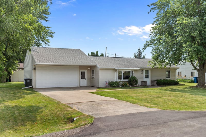 1439 Lilly St, Menasha, WI 54952