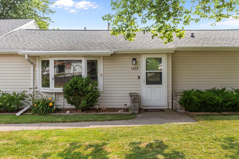 1439 Lilly St, Menasha, WI 54952
