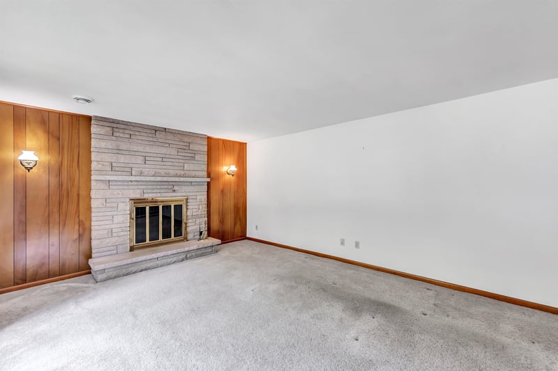 1245 Smith St, Green Bay, WI 54302