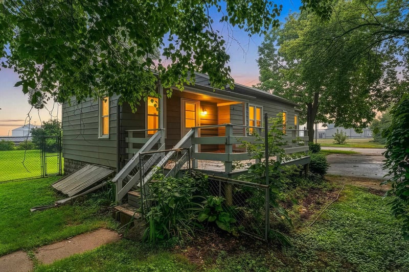 1023 Chestnut Ave, Green Bay, WI 54303