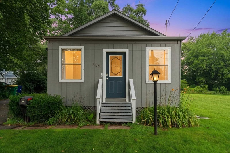 1023 Chestnut Ave, Green Bay, WI 54303