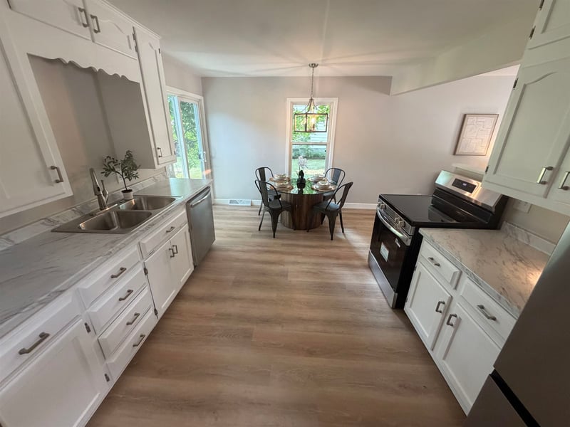 928 Harney Ave, Oshkosh, WI 54901-5433