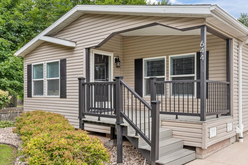 644 Mill St, Hortonville, WI 54944