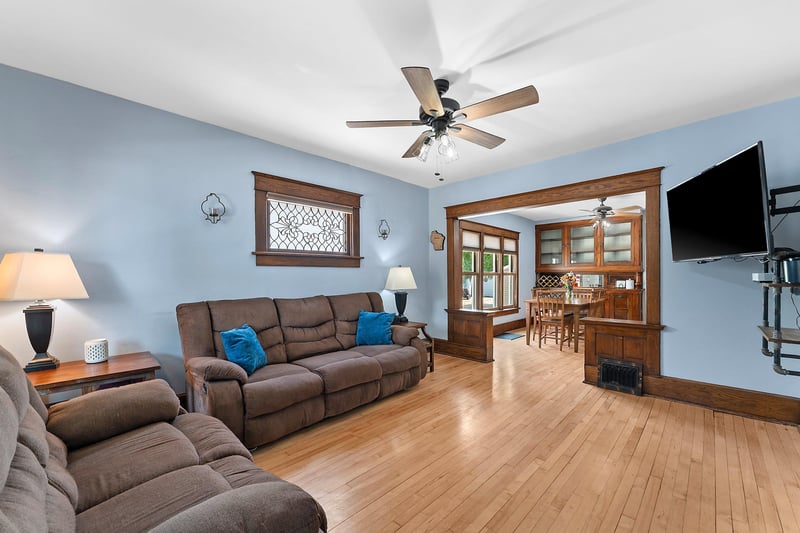 823 4th Ave, Oshkosh, WI 54902