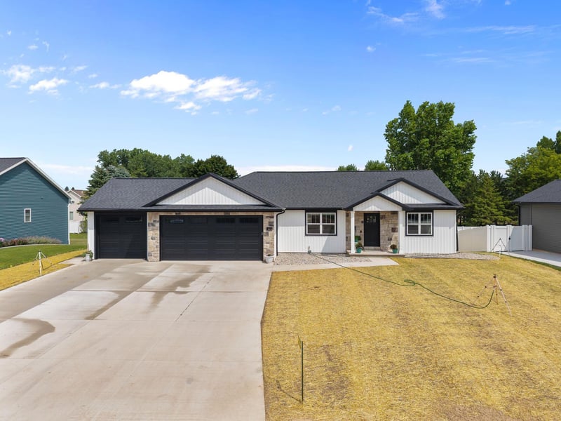 N3616 Gavin Dr, Freedom, WI 54913
