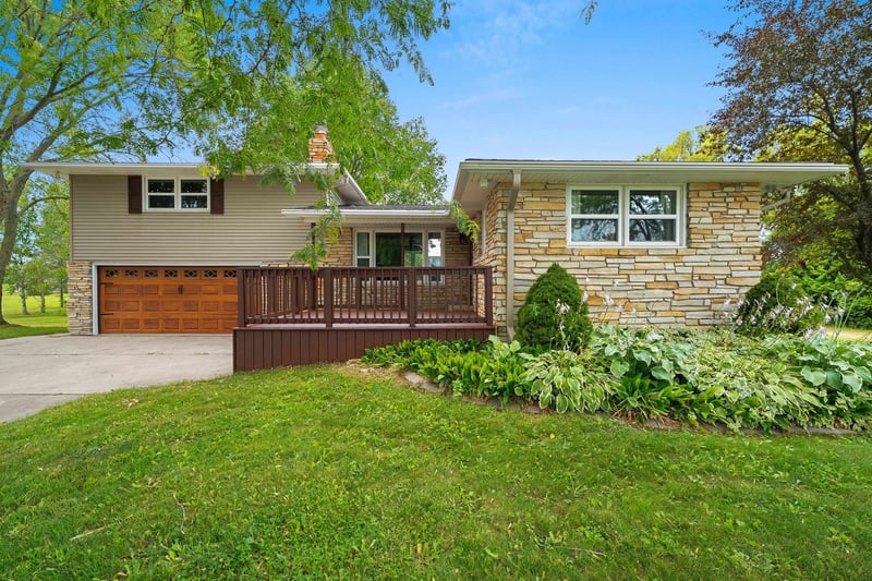1919 Cth U, Howard, WI 54313-4410