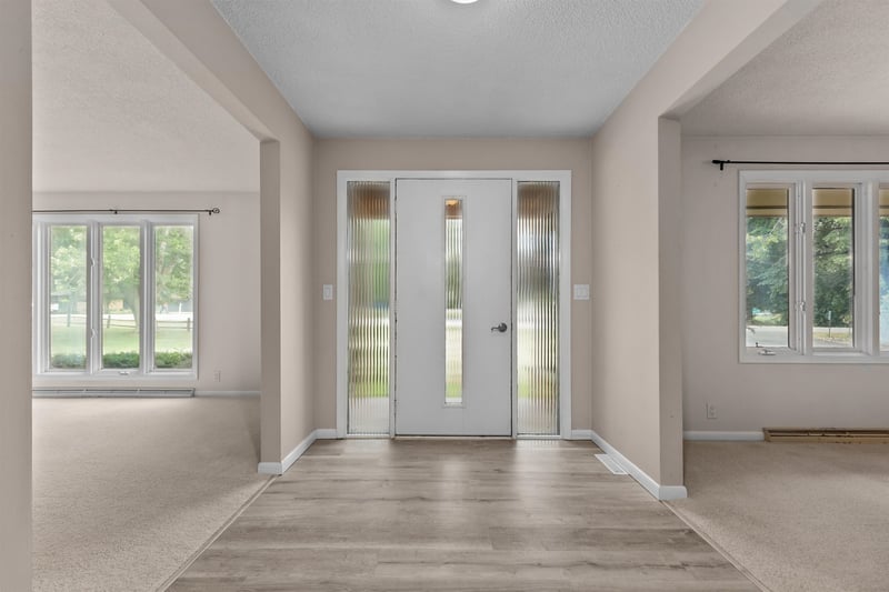 W6425 Lakeview Ct, Menasha, WI 54952-9707