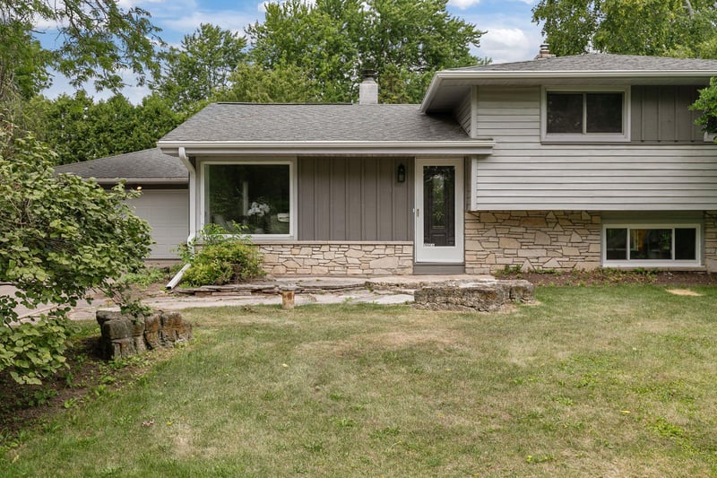 1655 Park Ave, Neenah, WI 54956