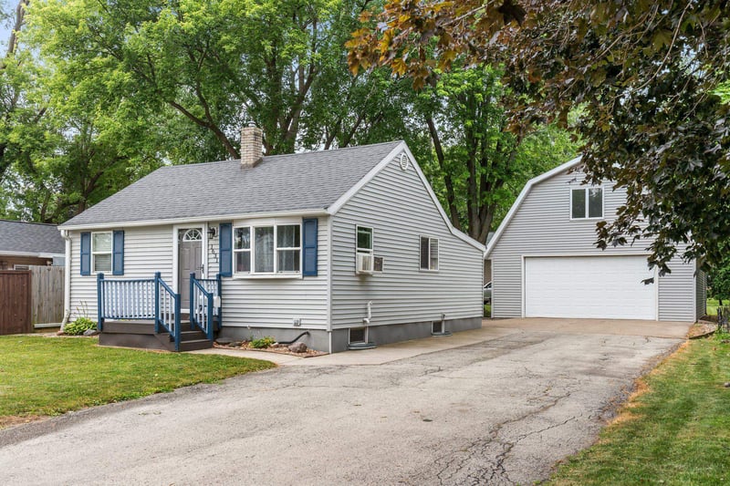 1631 Wilmer St, Appleton, WI 54911-4046