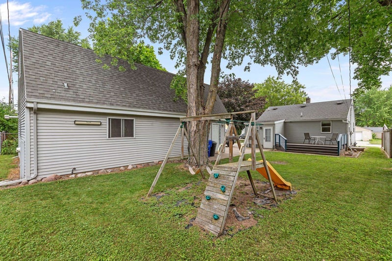 1631 Wilmer St, Appleton, WI 54911-4046