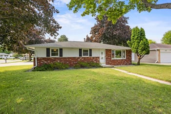 1515 Careful Dr, Green Bay, WI 54304