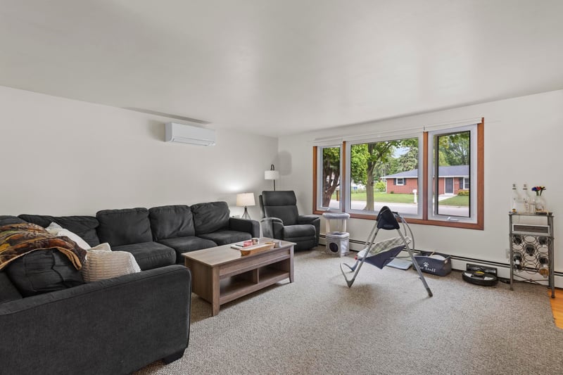 1515 Careful Dr, Green Bay, WI 54304