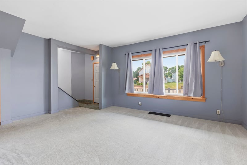 738 3rd St, Menasha, WI 54952