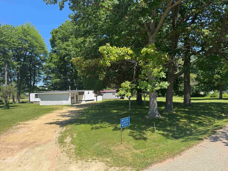 W5168 Shady Ln, Shawano, WI 54166
