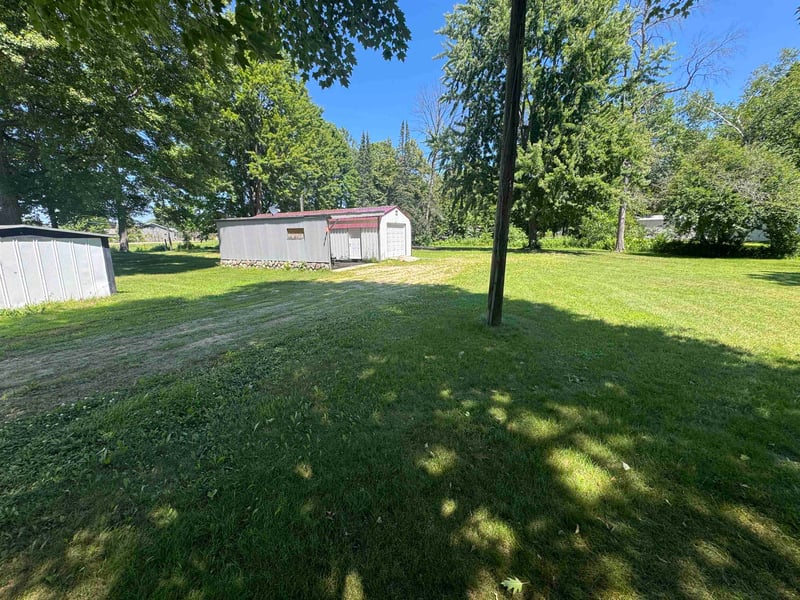 W5168 Shady Ln, Shawano, WI 54166