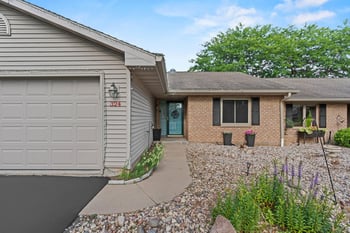 324 N Westhaven Dr, Oshkosh, WI 54904-7435