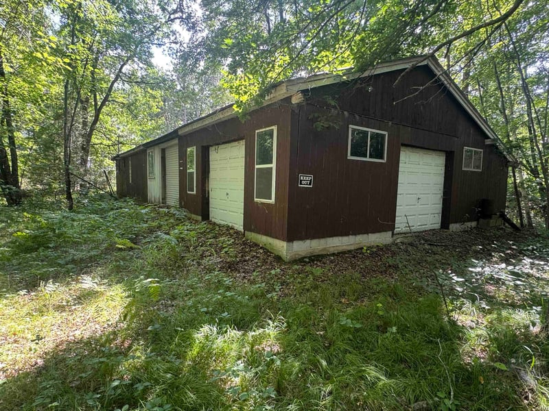 W5048 Stark Rd, Shawano, WI 54166