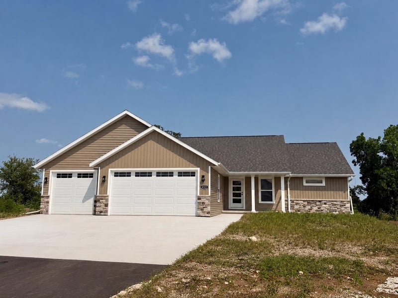 W6842 Mcallister Cir, Greenville, WI 54942