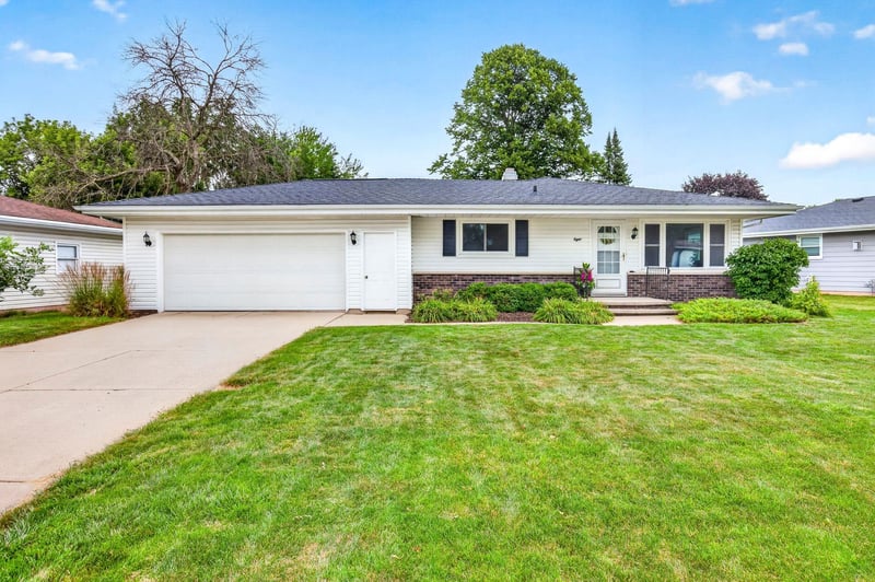8 Tracy Ct, Appleton, WI 54915-3708